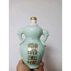 国酒茅台陶瓷酒瓶一个