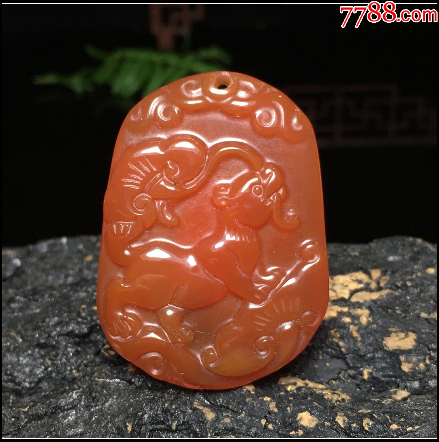 红玛瑙生肖狗吊坠