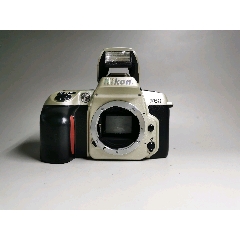 尼康,nikonf60胶片相机单机身,品相很好如图所示,试机功能正常,闪光灯