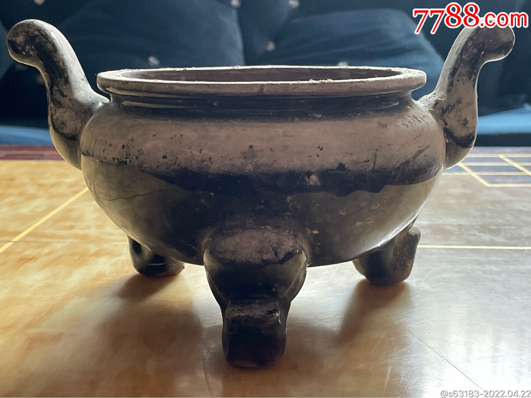 老的黑陶瓷大香炉一只厚重