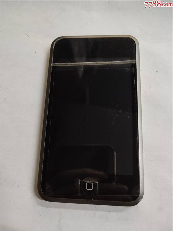 第一代ipodtouch国行16g发布于2007年