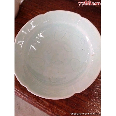 清代大清年制民窑款豆青釉盘