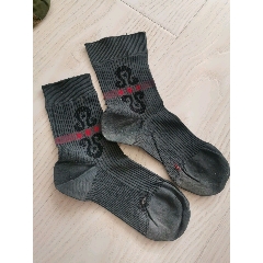 老尼龙袜子