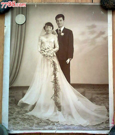 文革后期超大幅婚纱照<em>俊男美女</em>,老<em>照片</em>-- 结婚
