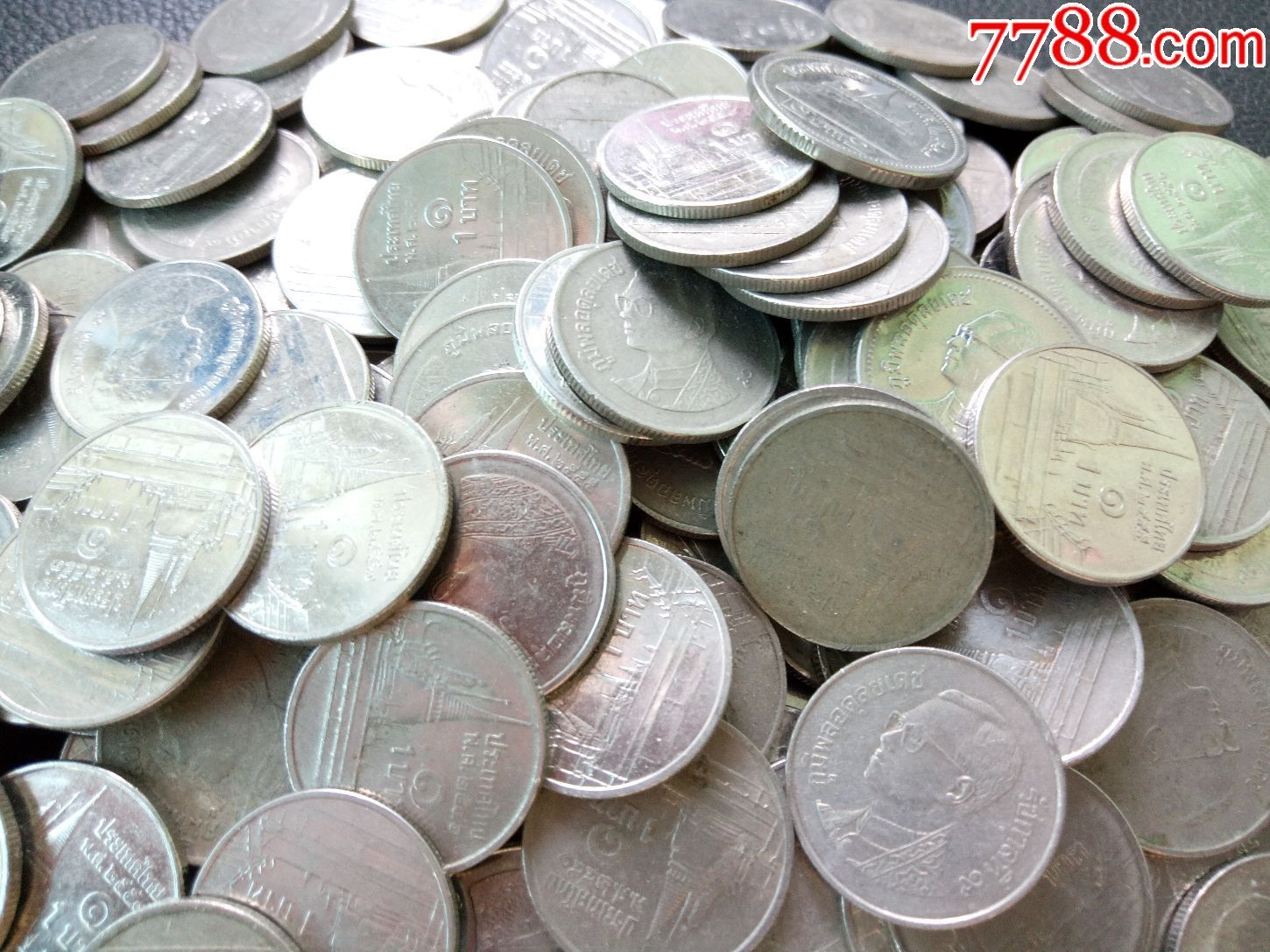 国外硬币泰国1泰铢流通品相有两种头像随机发