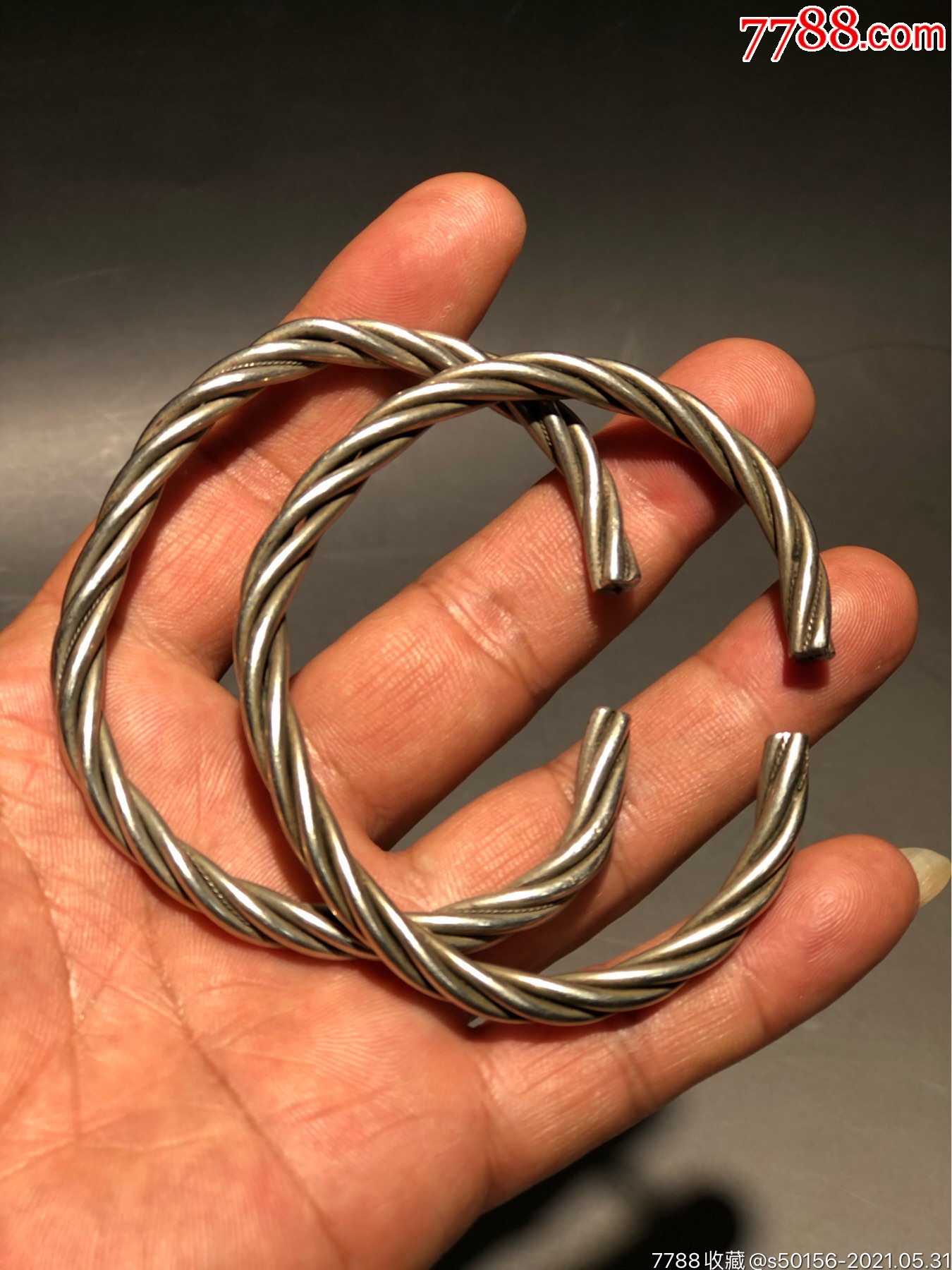 绞丝镯一对588克