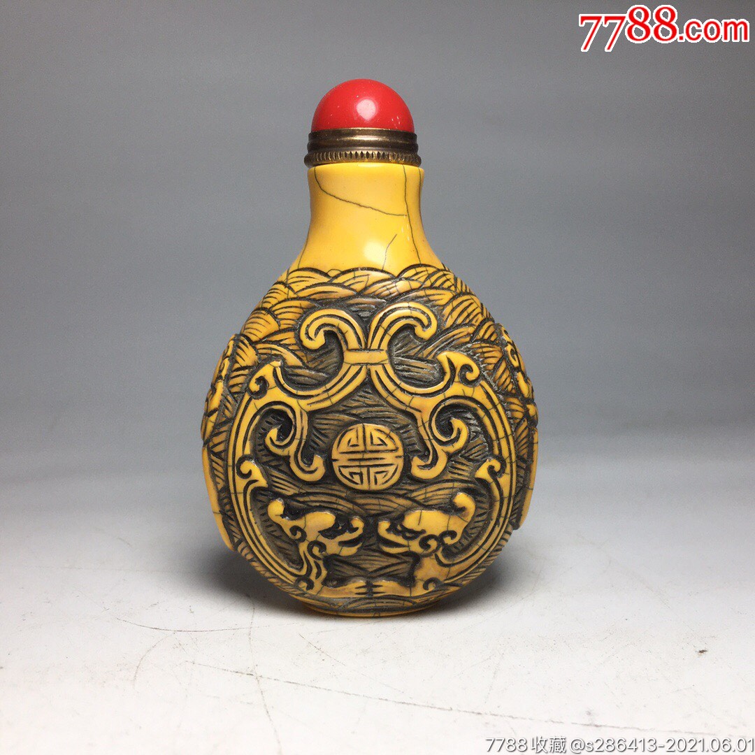 牛骨鼻烟壶牛骨是原始自然粗犷豪放具有辟邪化吉之寓意西藏是一片充满