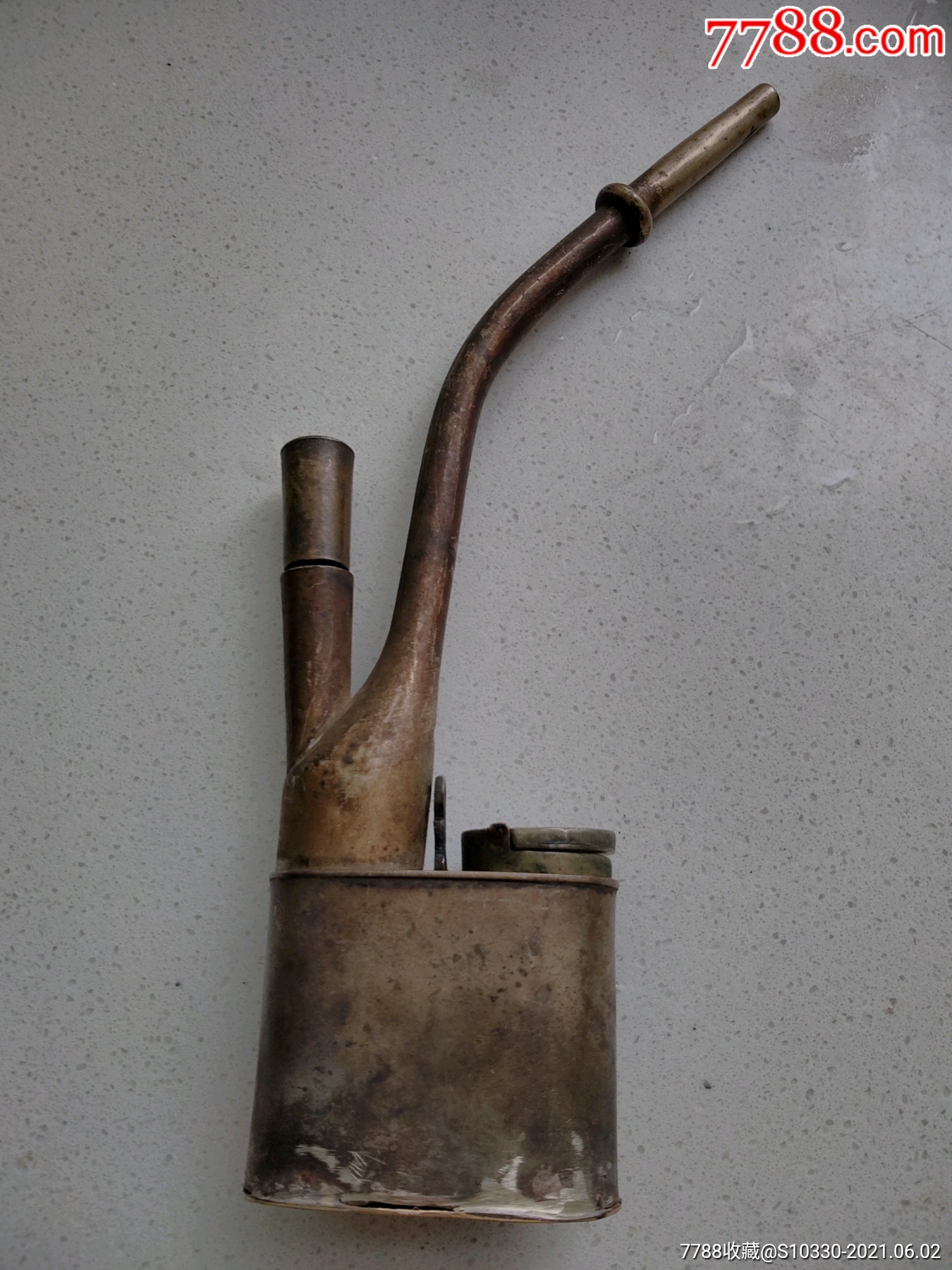 晚清白铜水烟壶一个