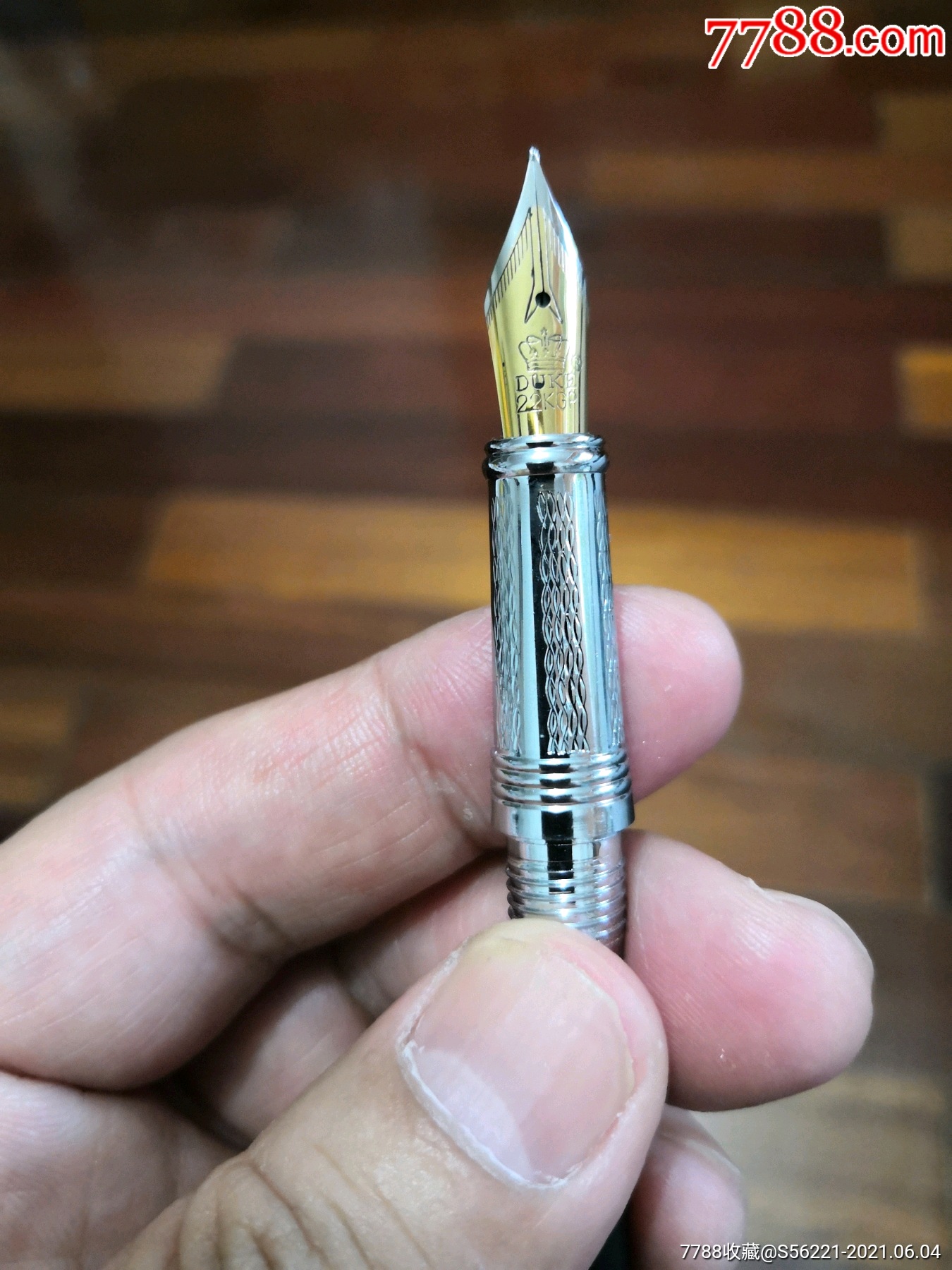首页 拍卖 钢笔 >> 公爵22k金笔【怡兴小店】滚动鼠标滚轴,图片即可