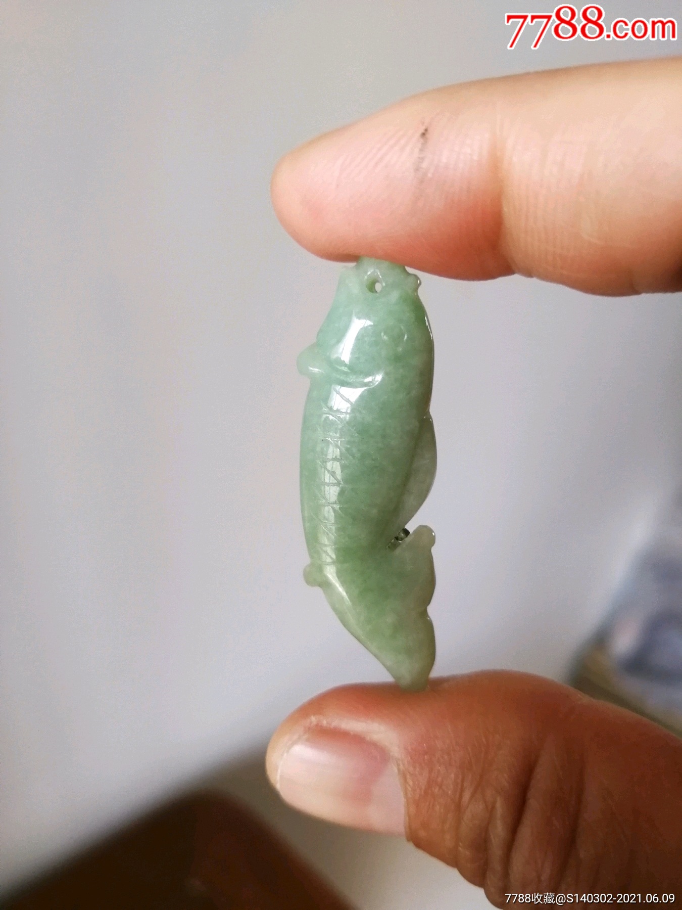 翡翠小鱼儿挂件