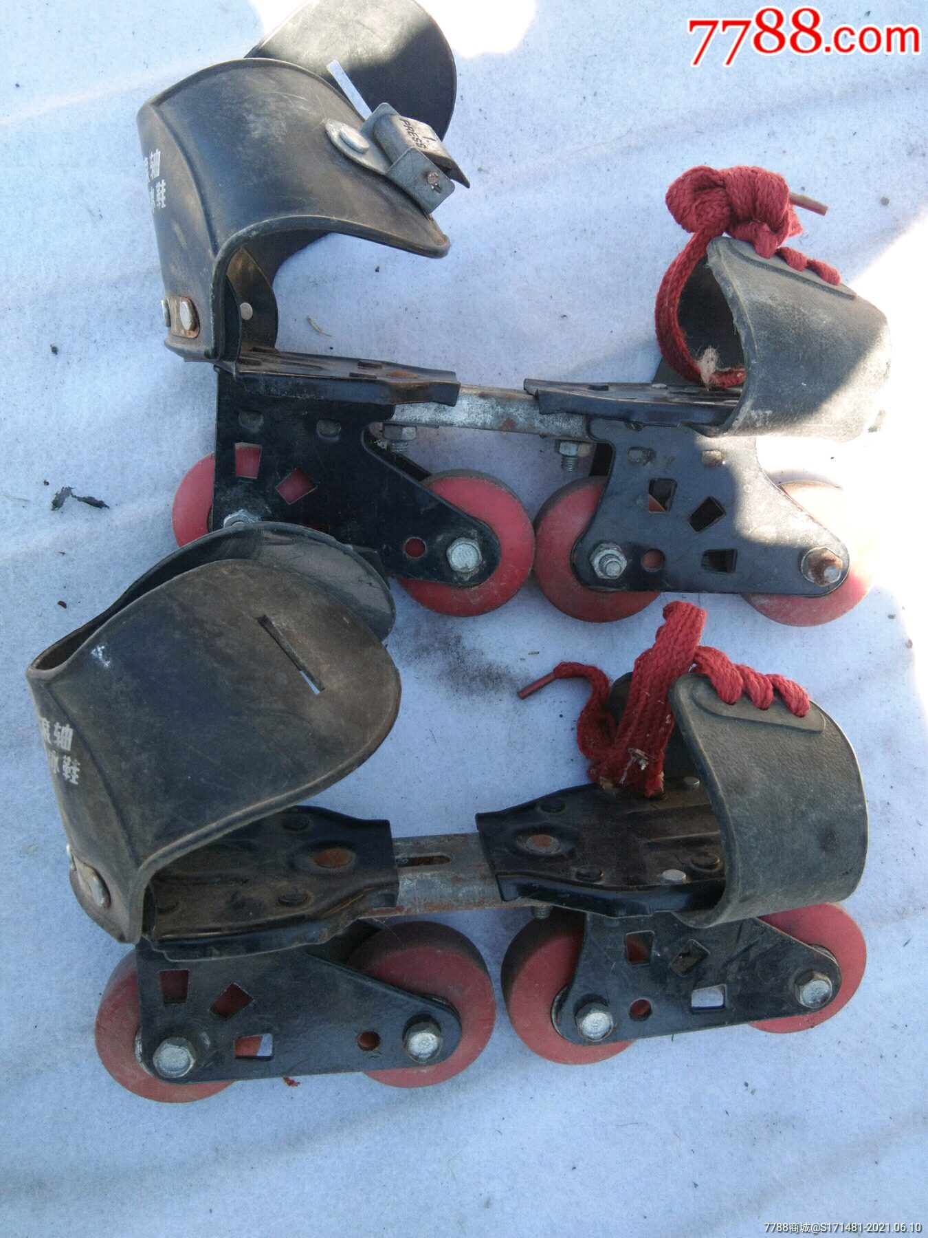 滚轴溜冰鞋很结实