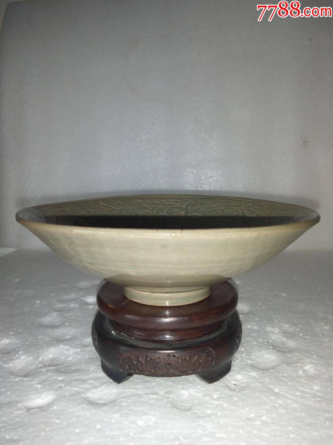 宋耀州窑刻缠枝牡丹花大碗