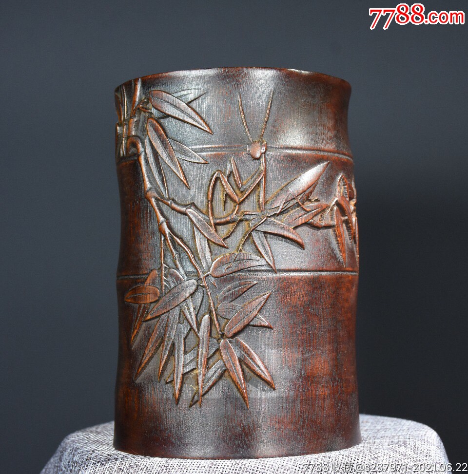 珍藏竹子竹雕节节高升笔筒尺寸:16.5*12.5*12.5厘米