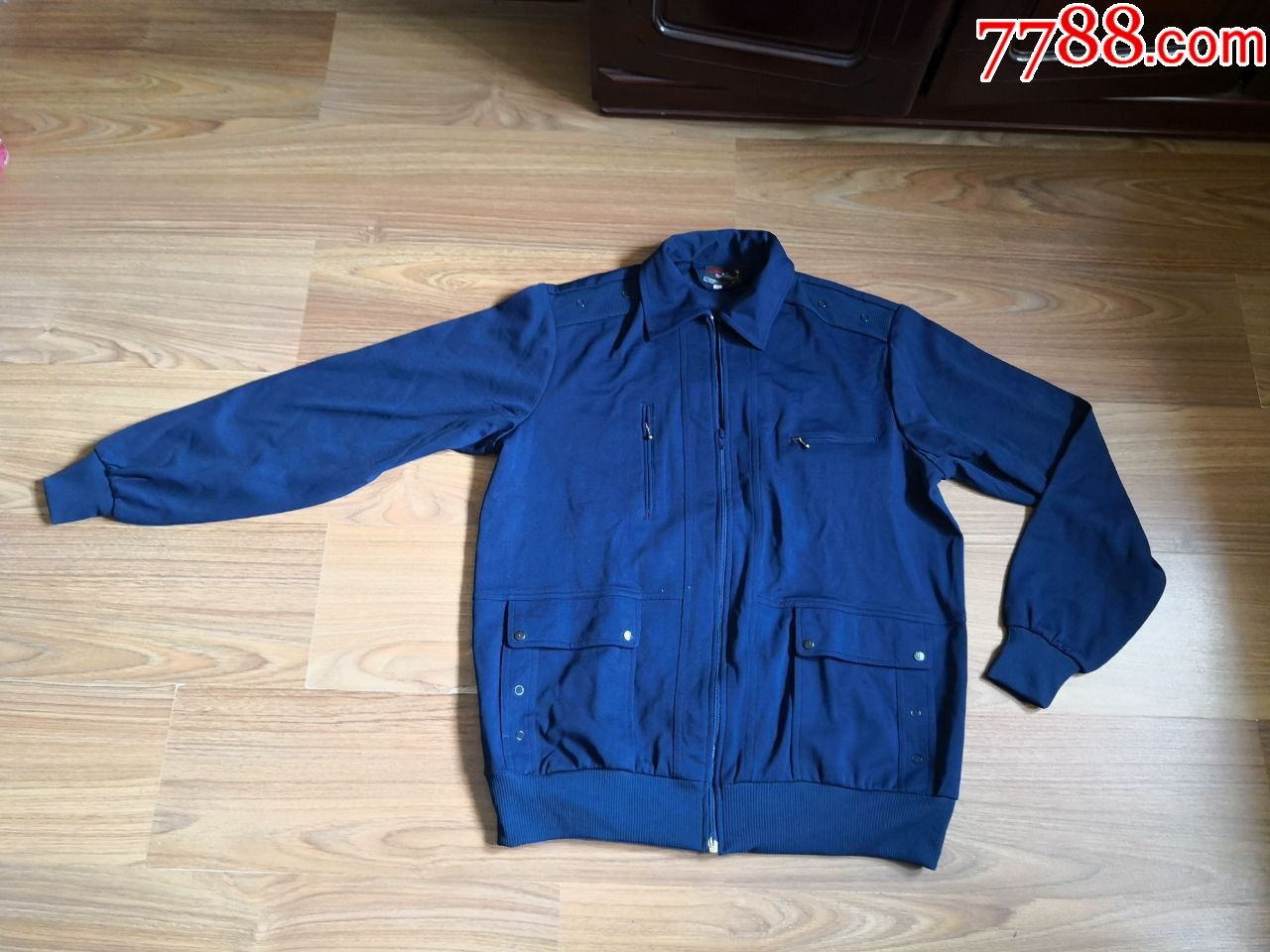 全新老式运动服