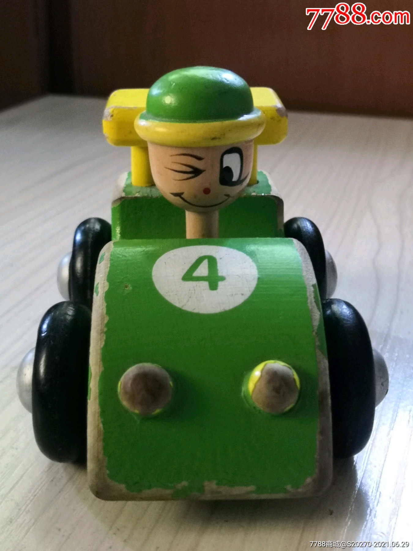 怀旧经典传统木制小人汽车