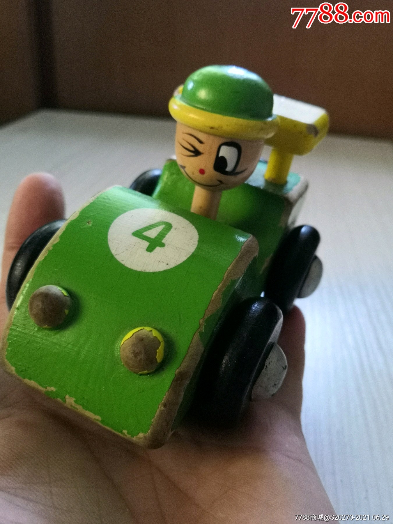 怀旧经典传统木制小人汽车