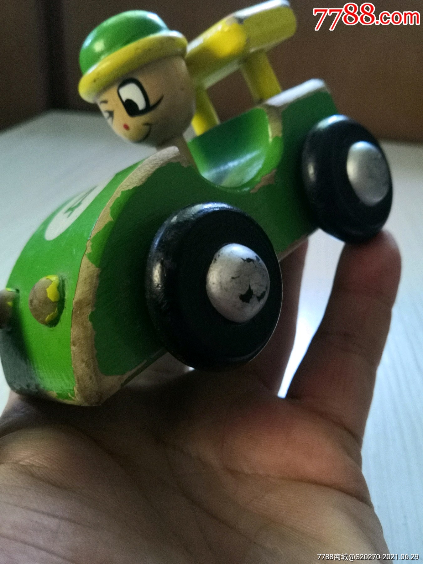 怀旧经典传统木制小人汽车