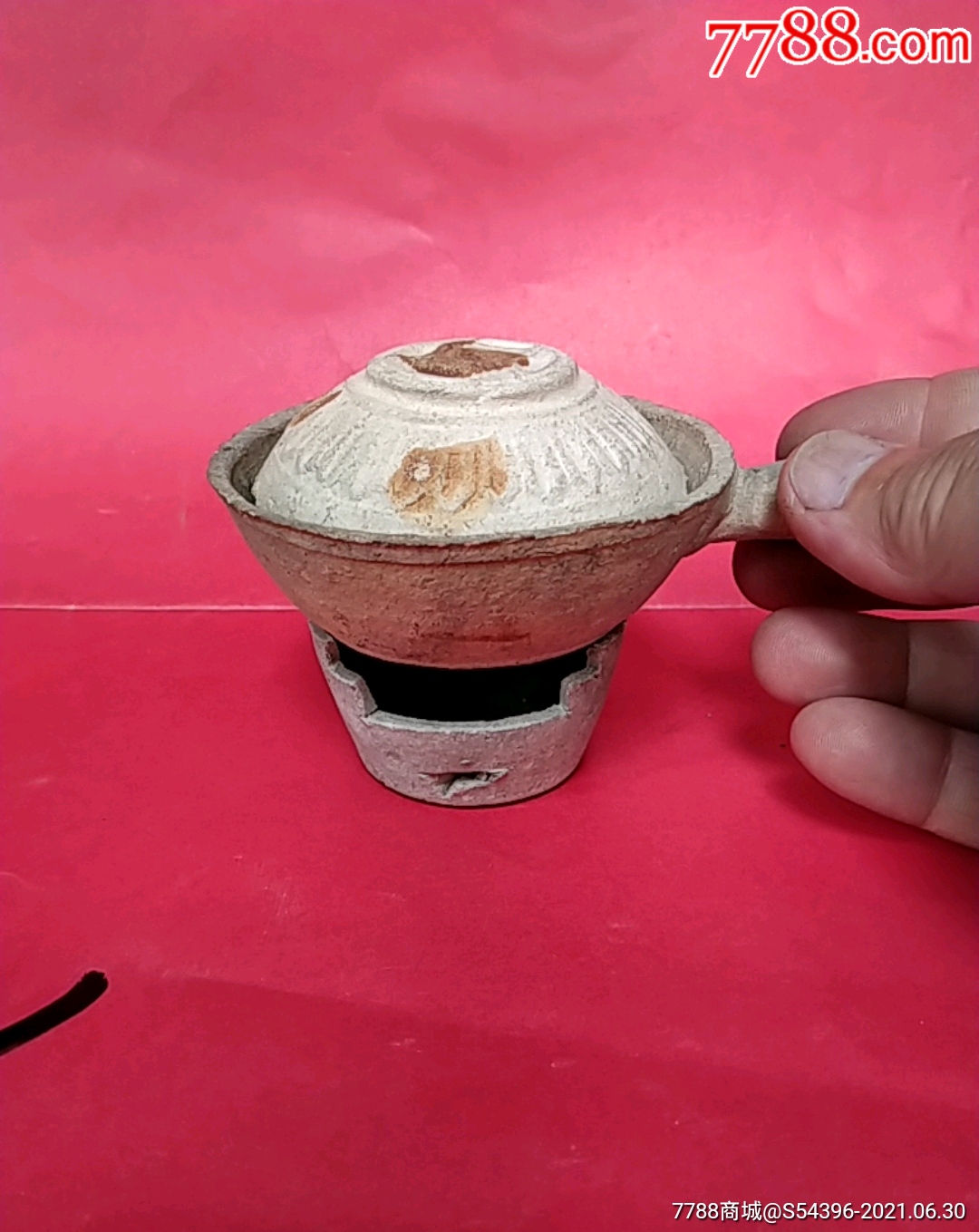 非常小巧有底款民国炭炉瓦煲一套