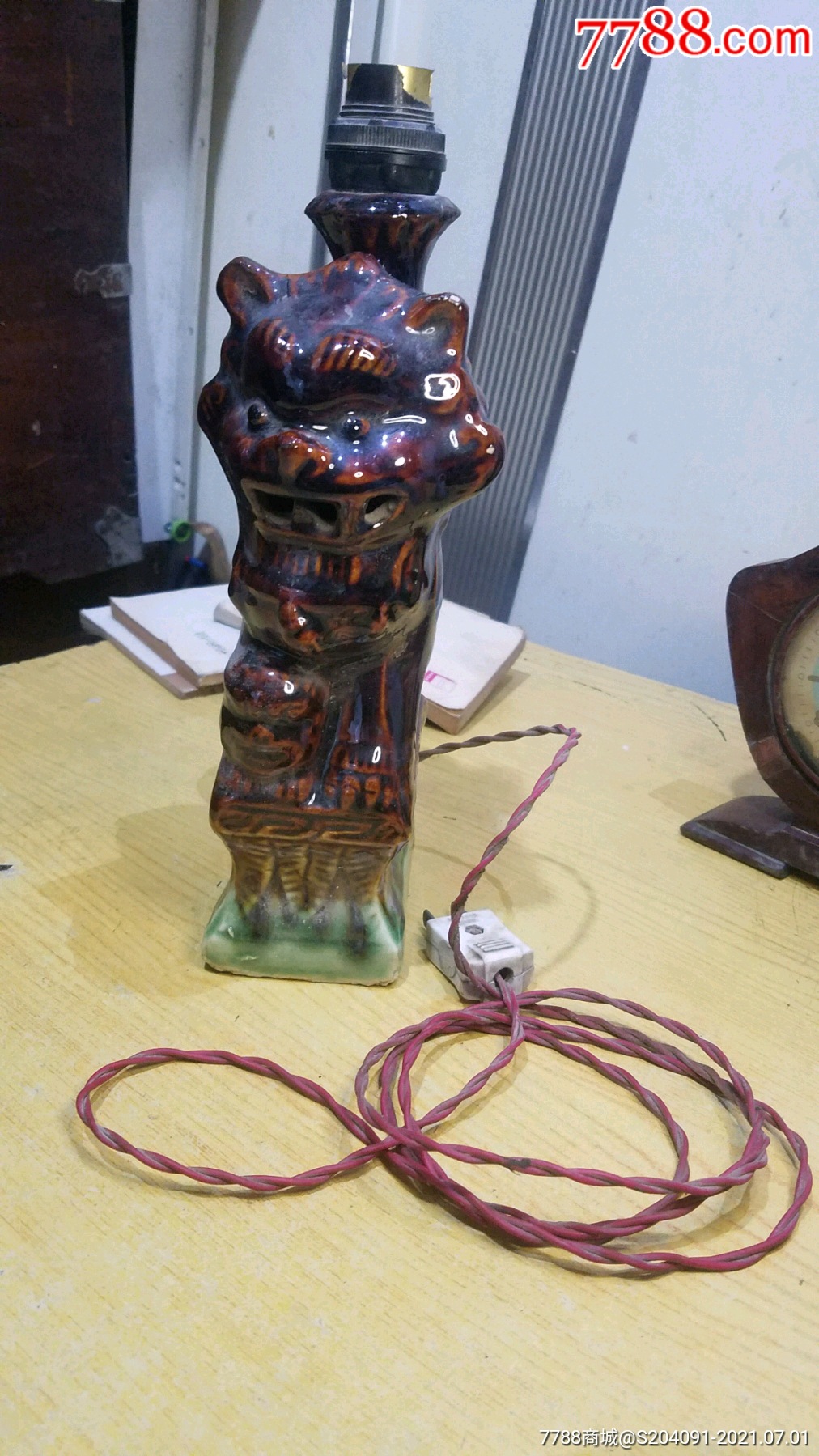 老彩瓷狮子灯台