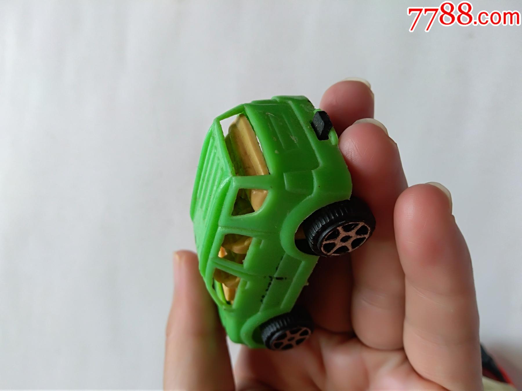 当前位置:7788小人书>> >>拍卖>> 其他传统玩具 >>八十年代,小汽车