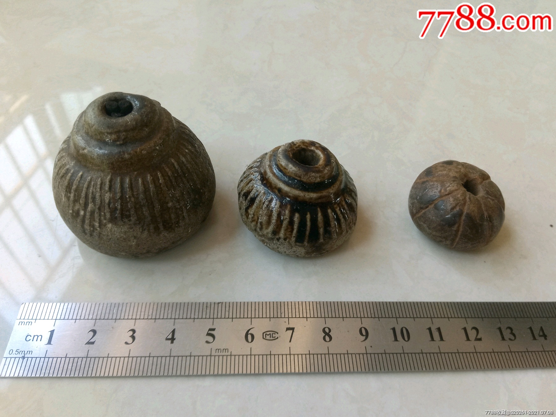 宋代瓷香插瓷纺轮3件不同样