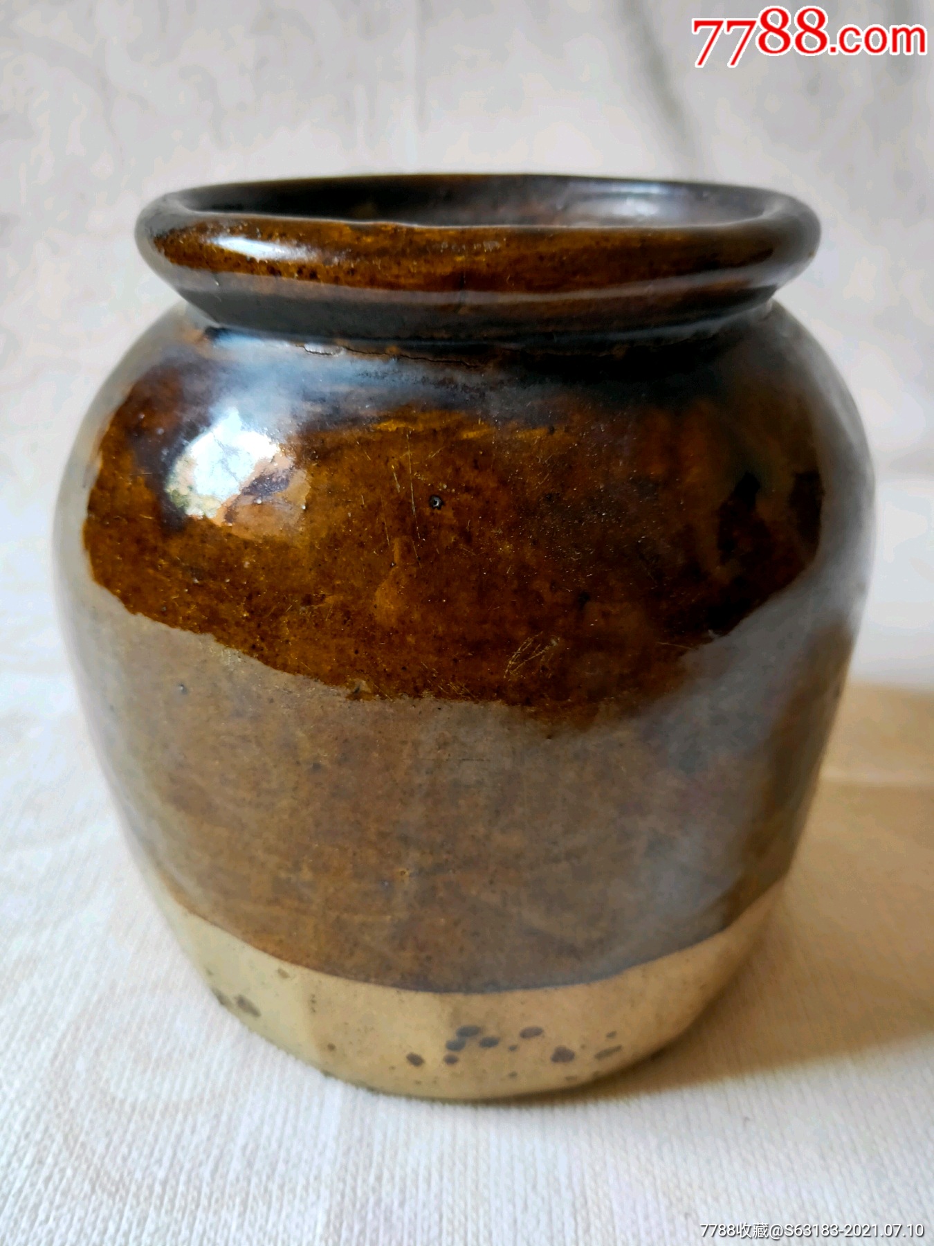 清代一只小口鼓腹缸(器形美)