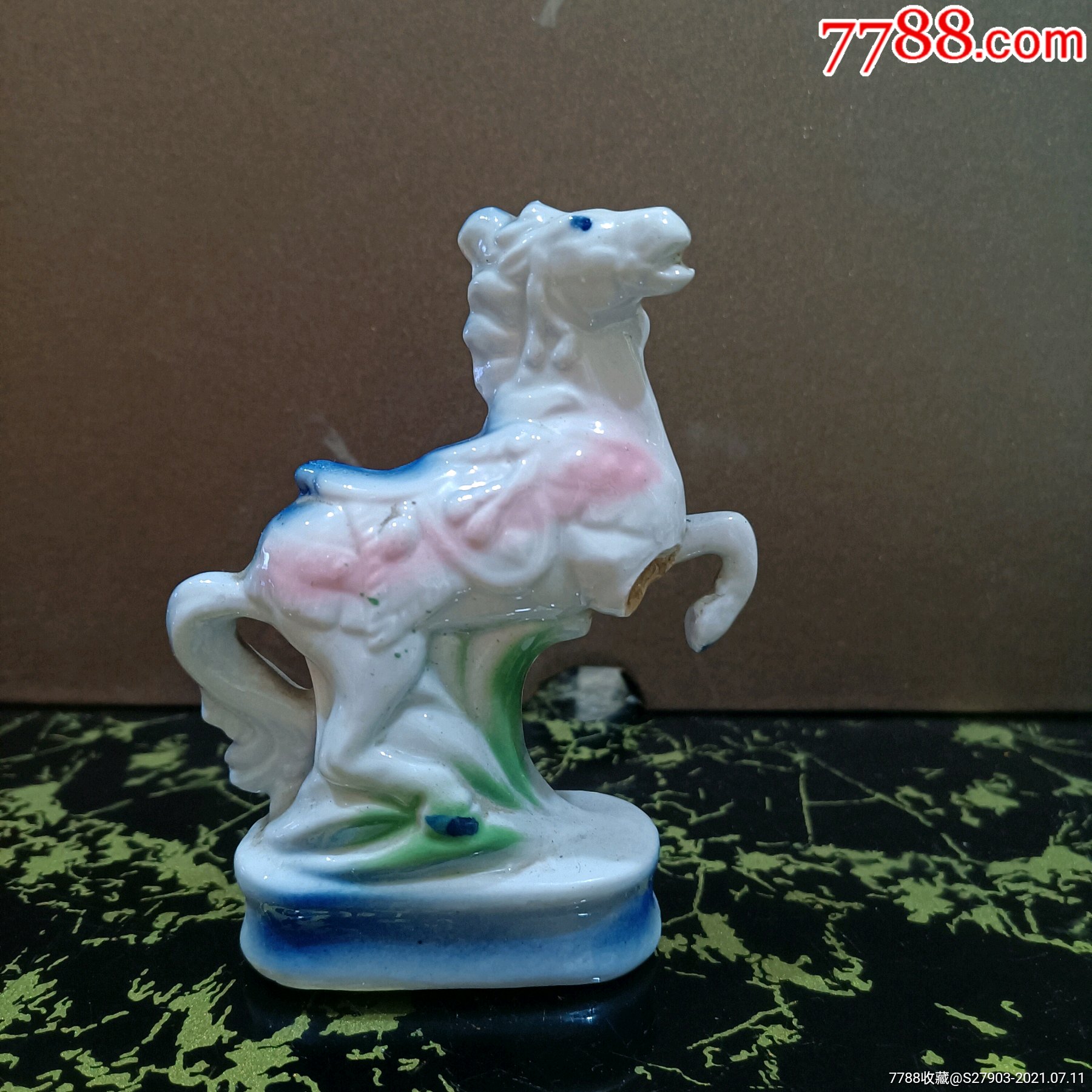 早期瓷小摆件(飞马)