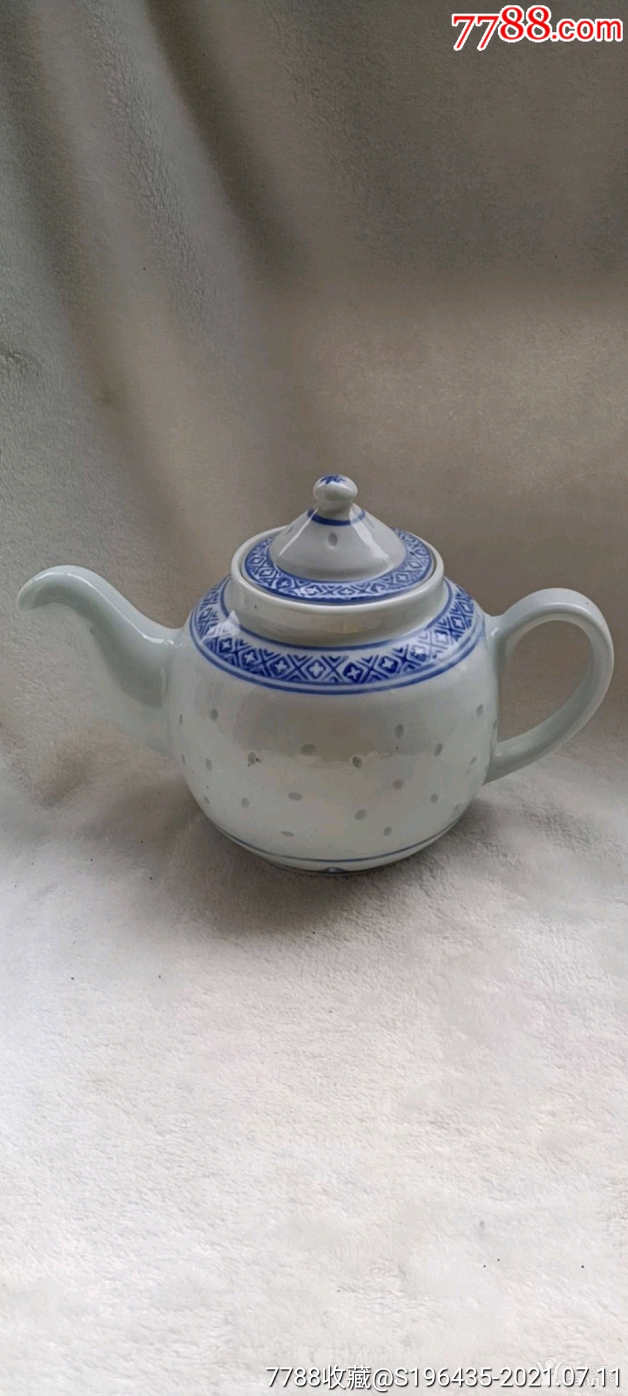 6,7,8年代景德镇玲珑瓷茶壶