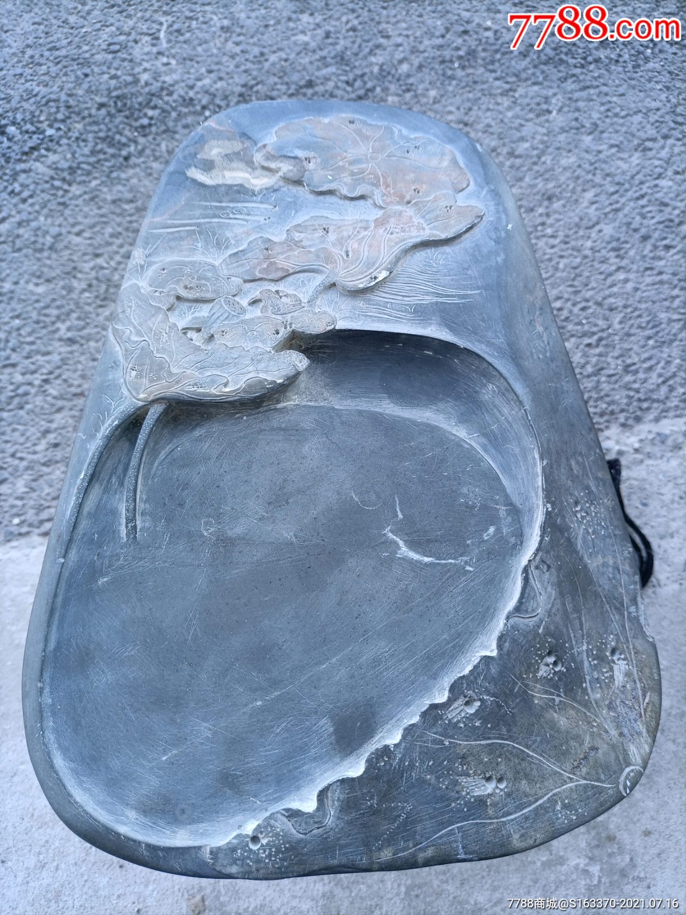 荷塘秋趣大砚台,石质细腻如小孩肌肤,个大块重,品相如图感兴趣的和