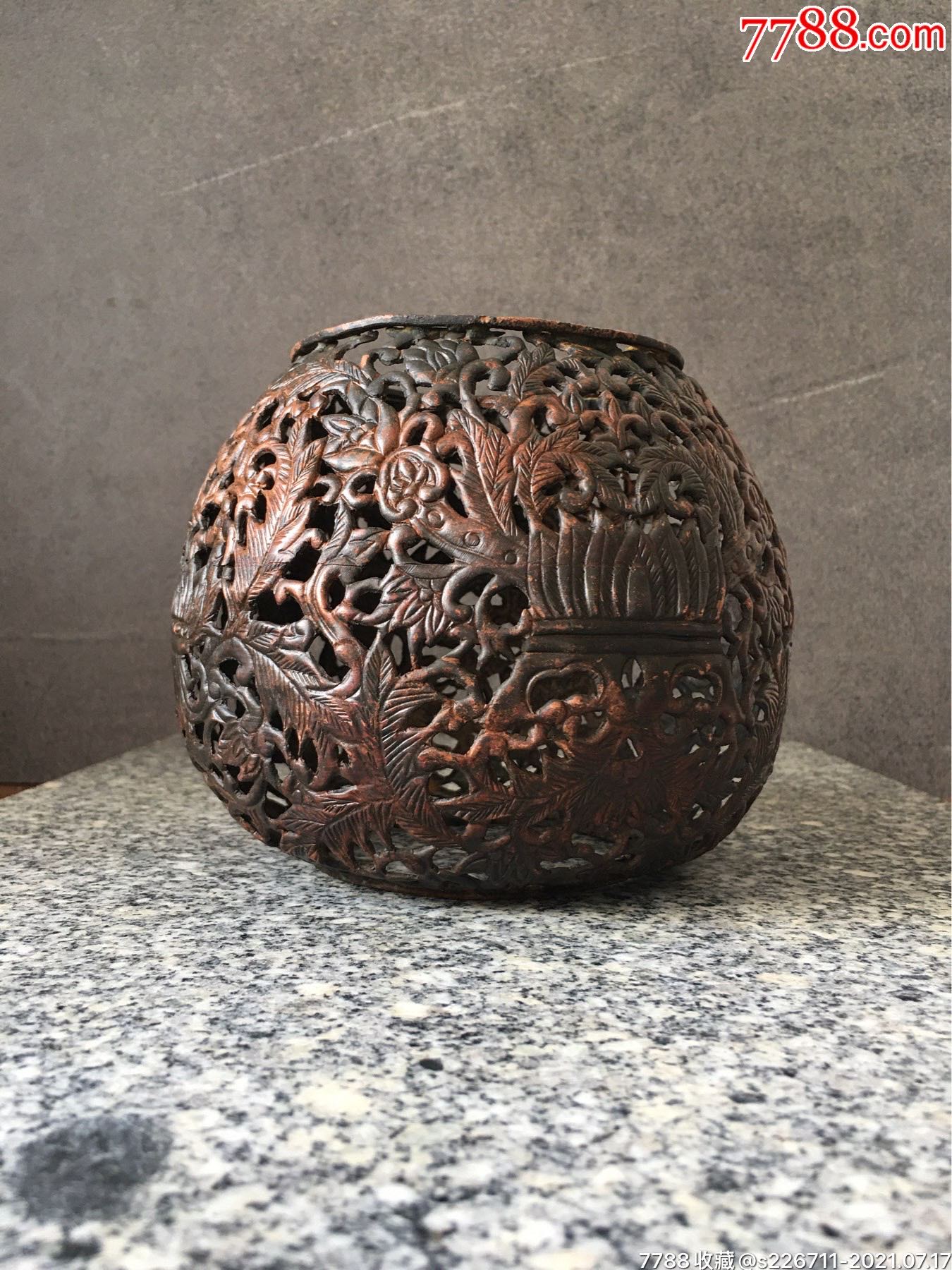 清代缠枝花纹红铜饰件