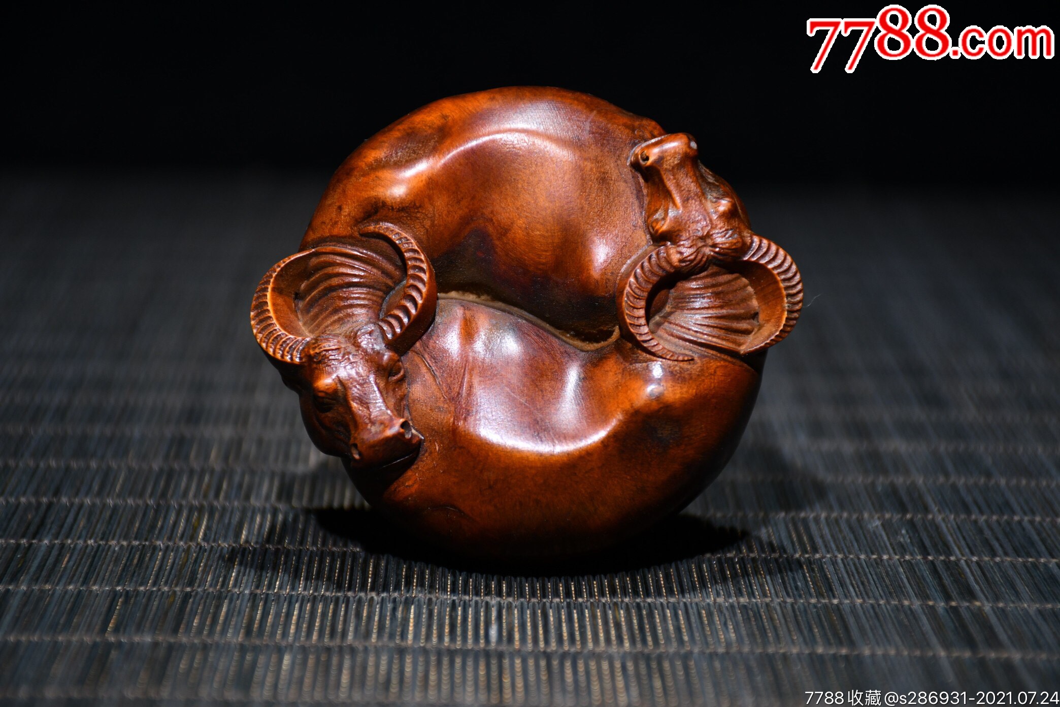 黄杨木精工雕刻扭转乾坤,宽7cm高2.5cm重55g