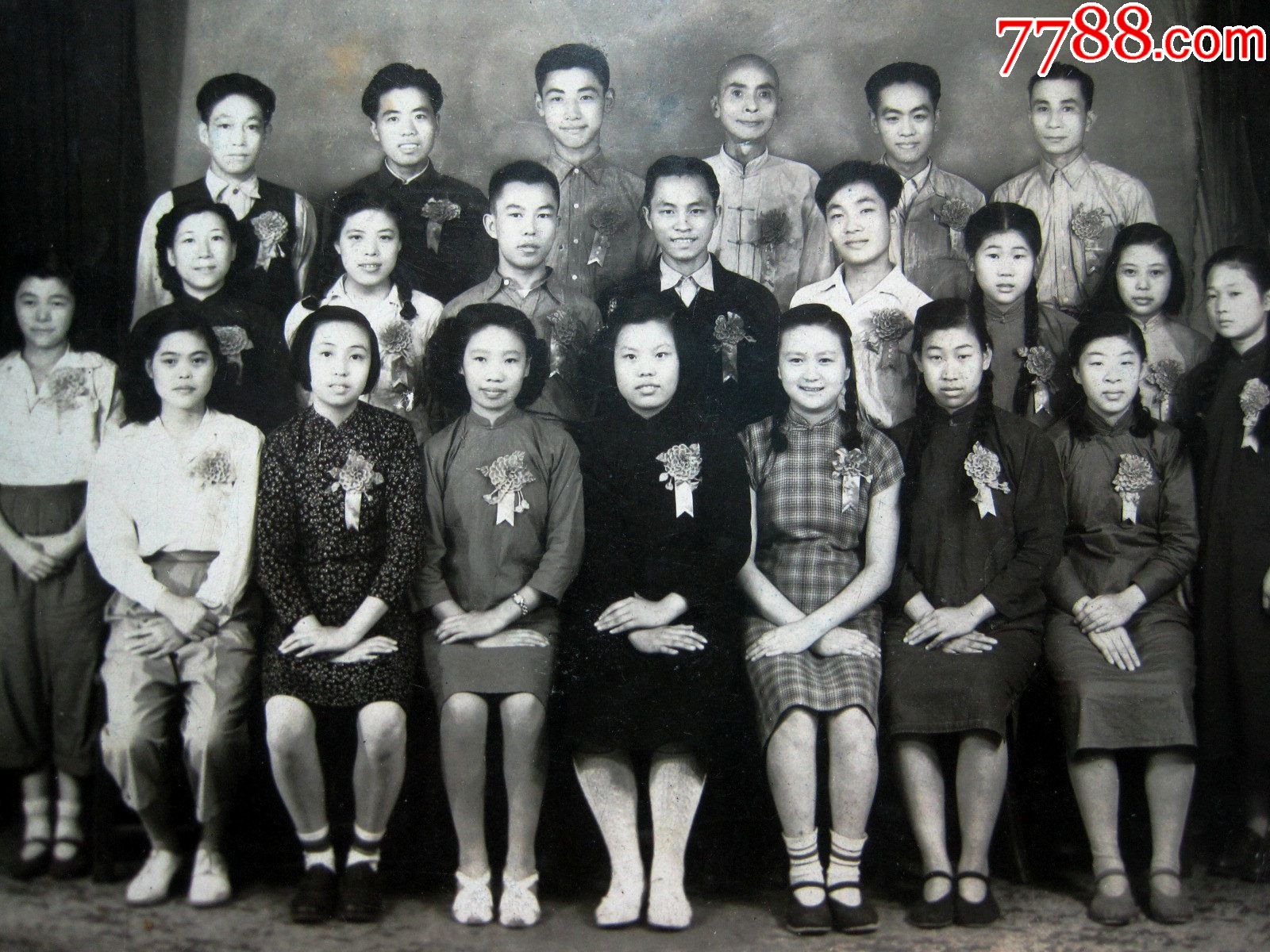 1950年【上海菸廠工會失業工人補*學校學*模範留影】五十年代老上海