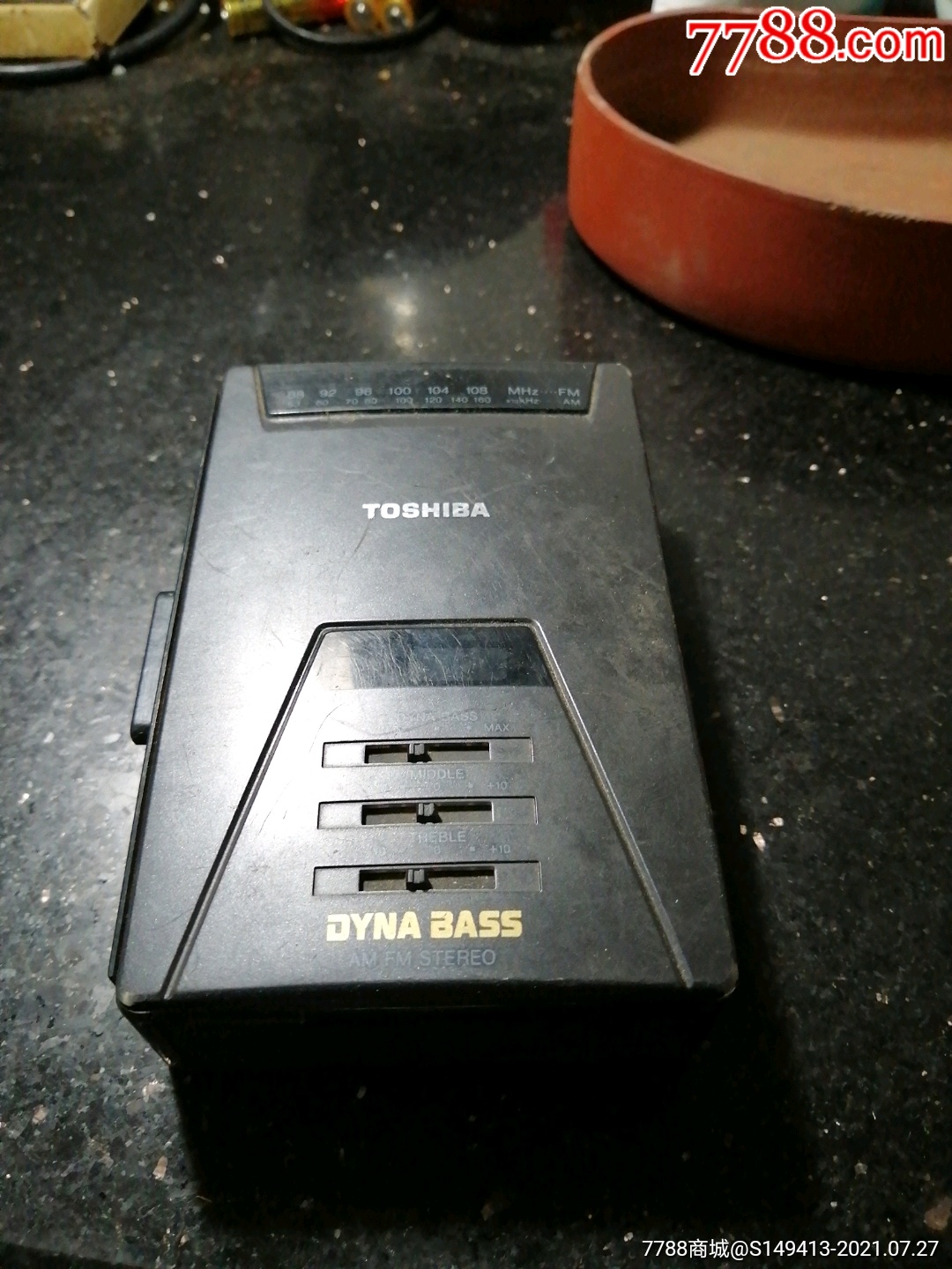 东芝音乐磁带机,功能正常,品相不错,欢迎收藏