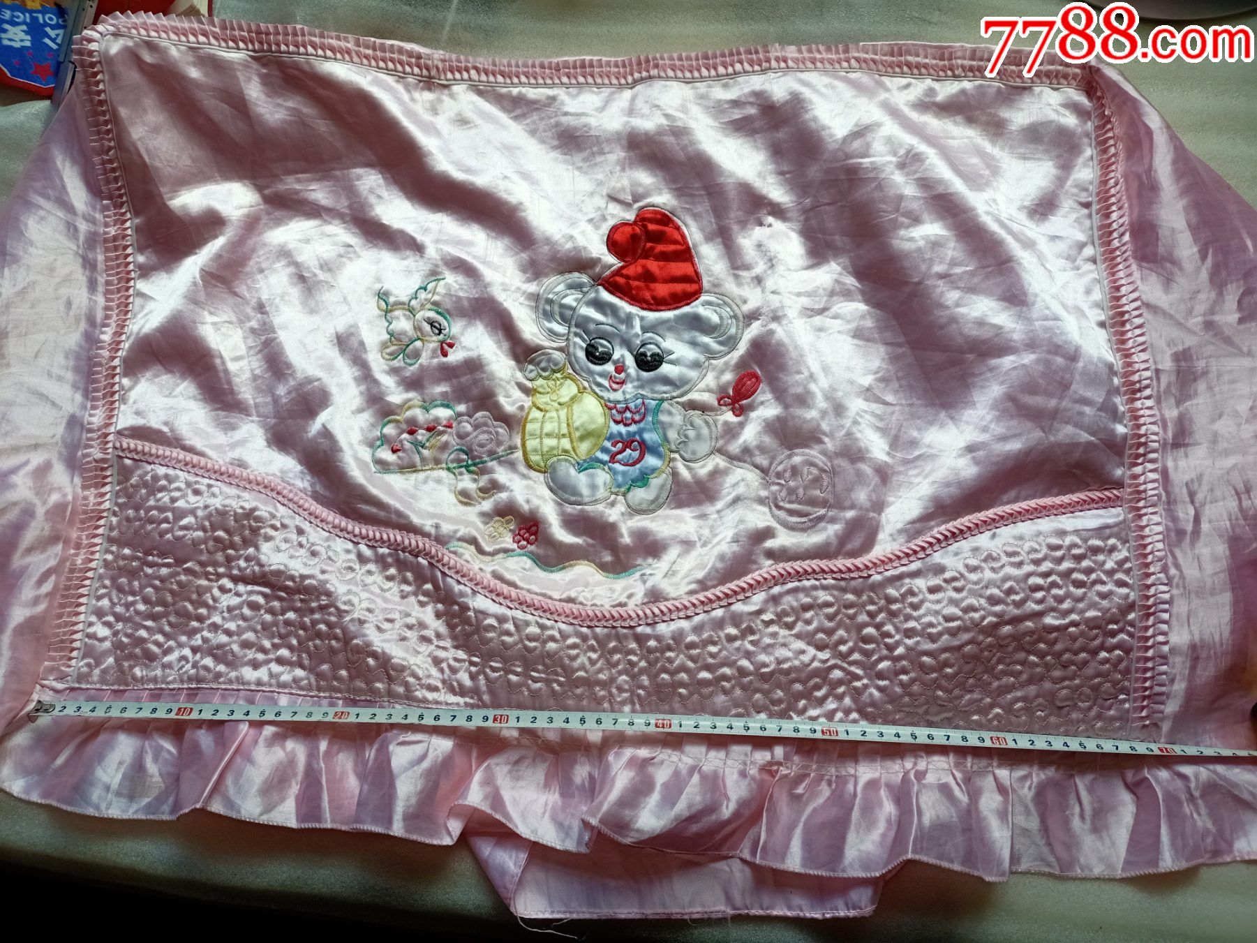 八*十年代左右电视罩c428,品相不错,个头也较大,如图