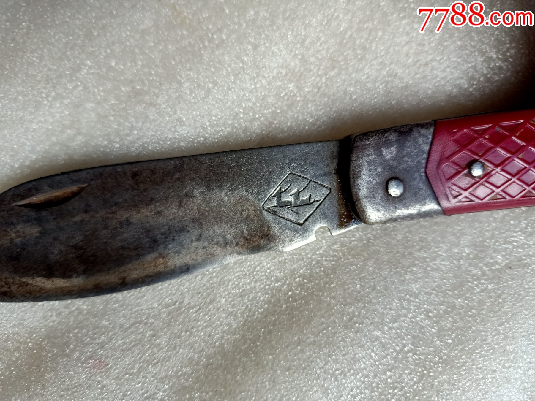 少见的刀上带双鹿标的红柄双鹿牌电工刀c474,弹力正常,有一点摇头,在