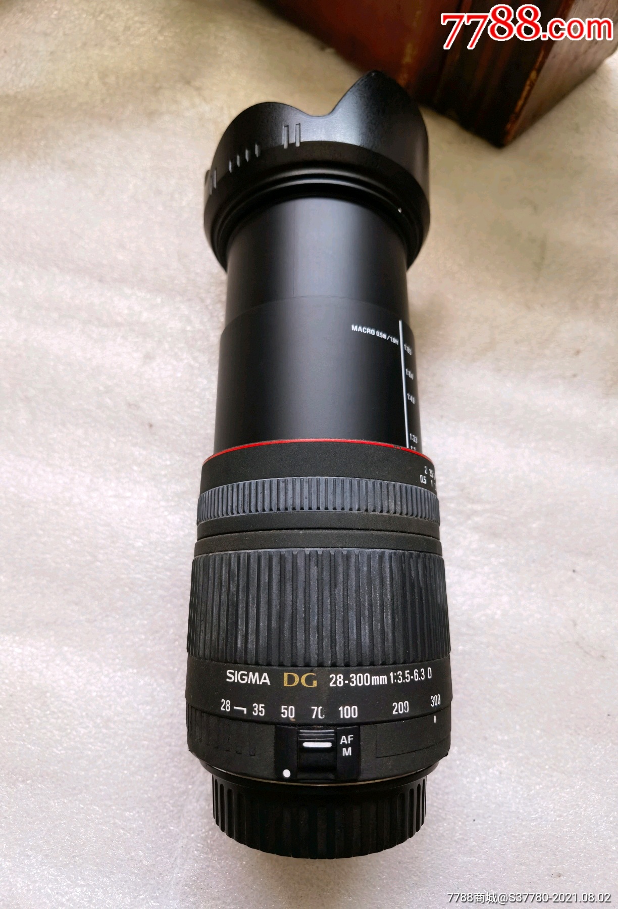 适马镜头28300mm型外观无磕碰