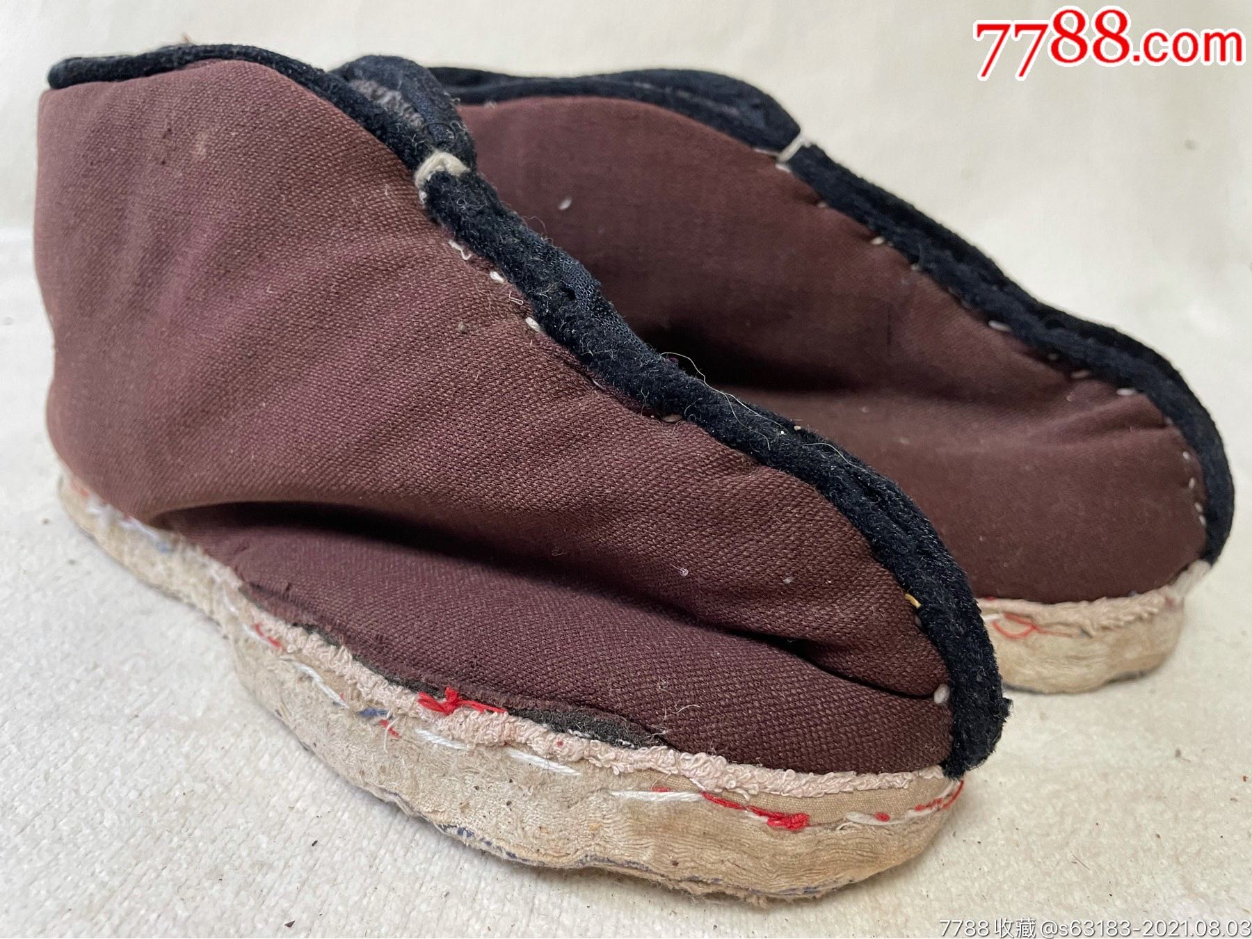 老的一双千层底棉布鞋可做影视道具用