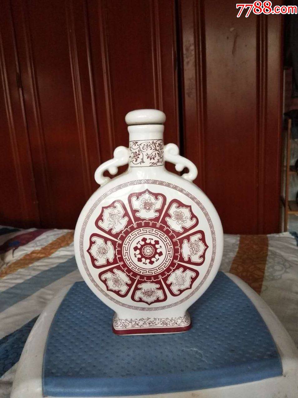 好看的大津酒酒瓶一个