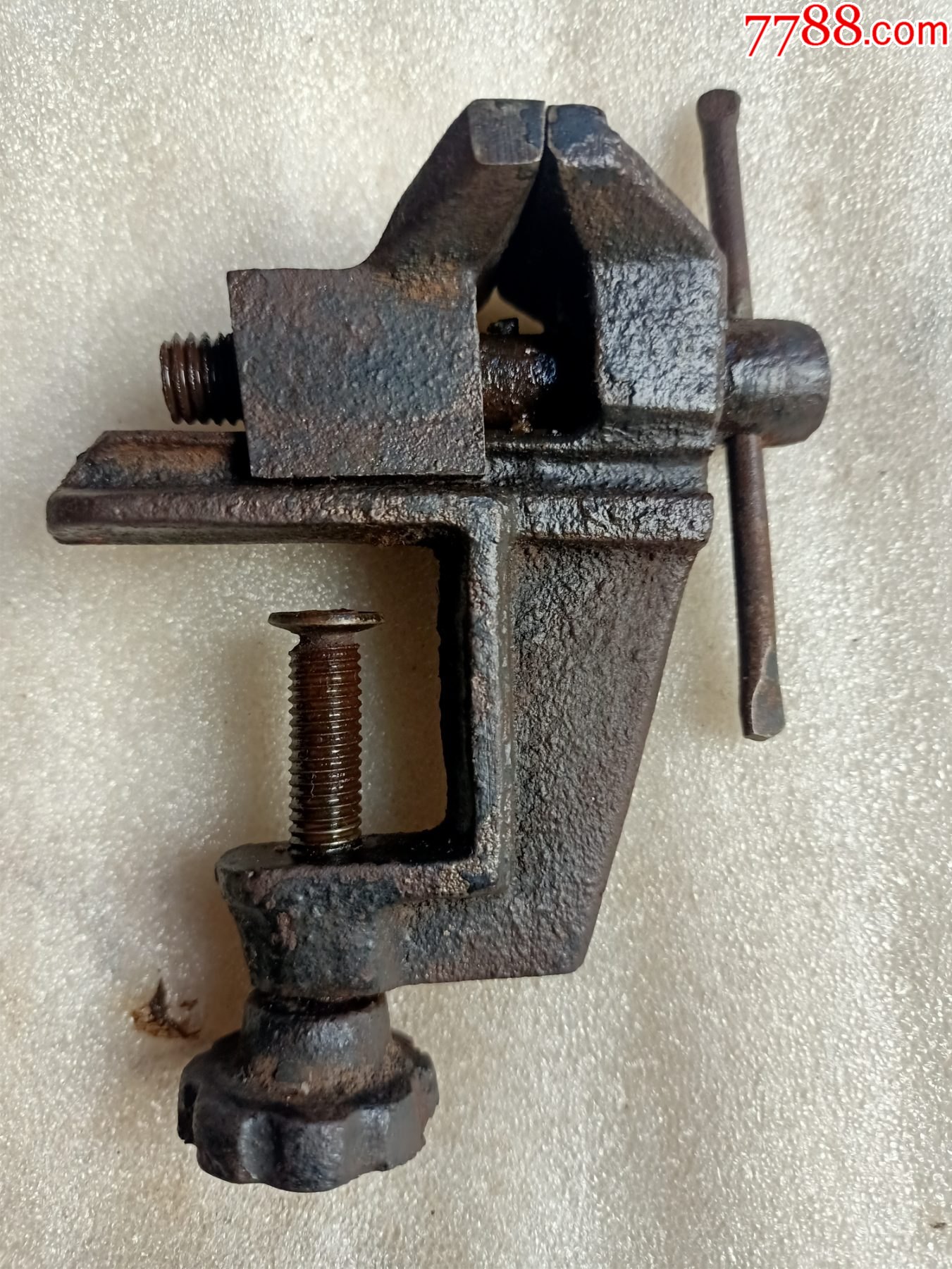 可能是修表用的小台钳子c528,老的,品相不错,见图_价格70元_第1张