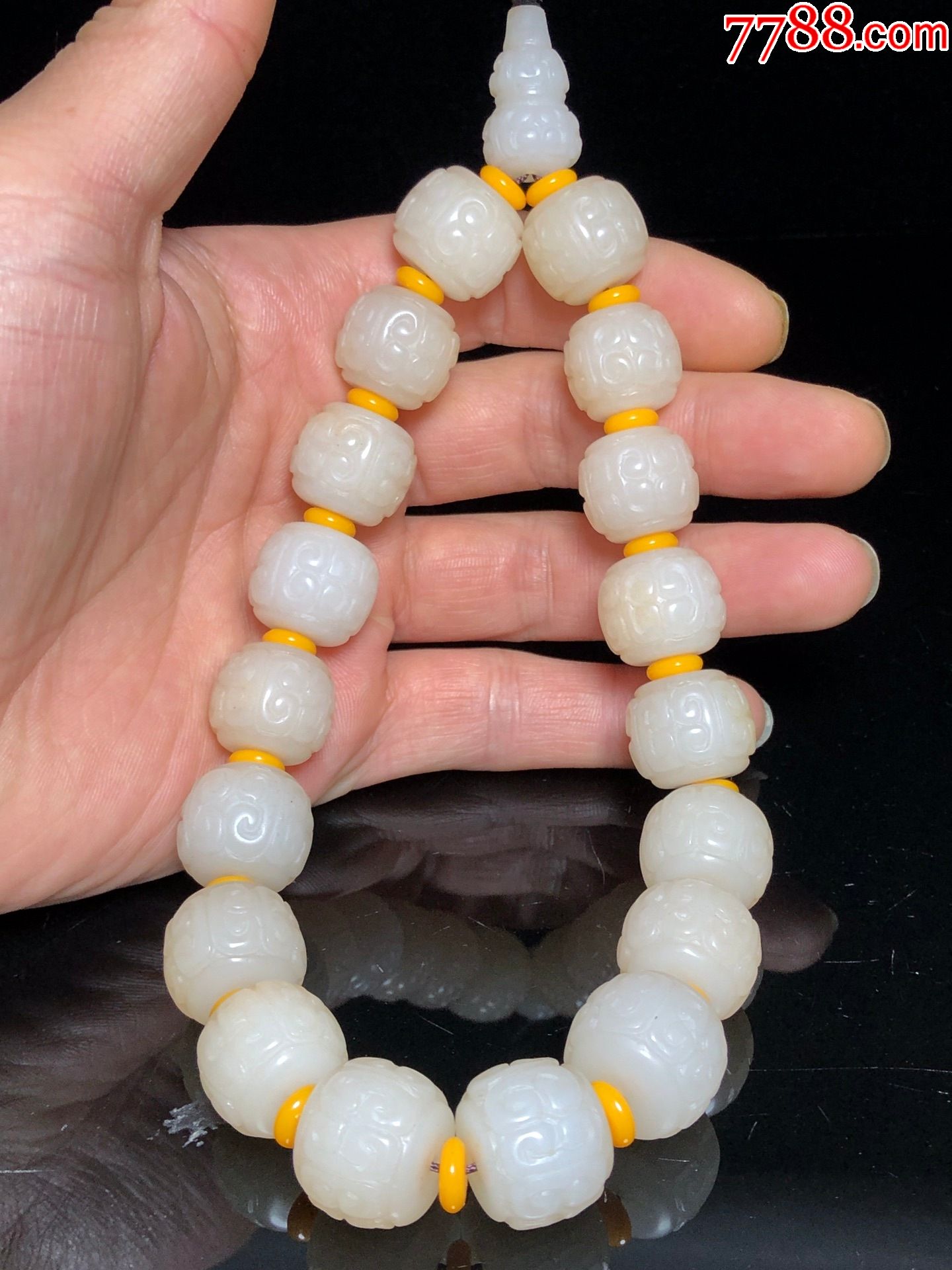 和田白玉云纹珠手串