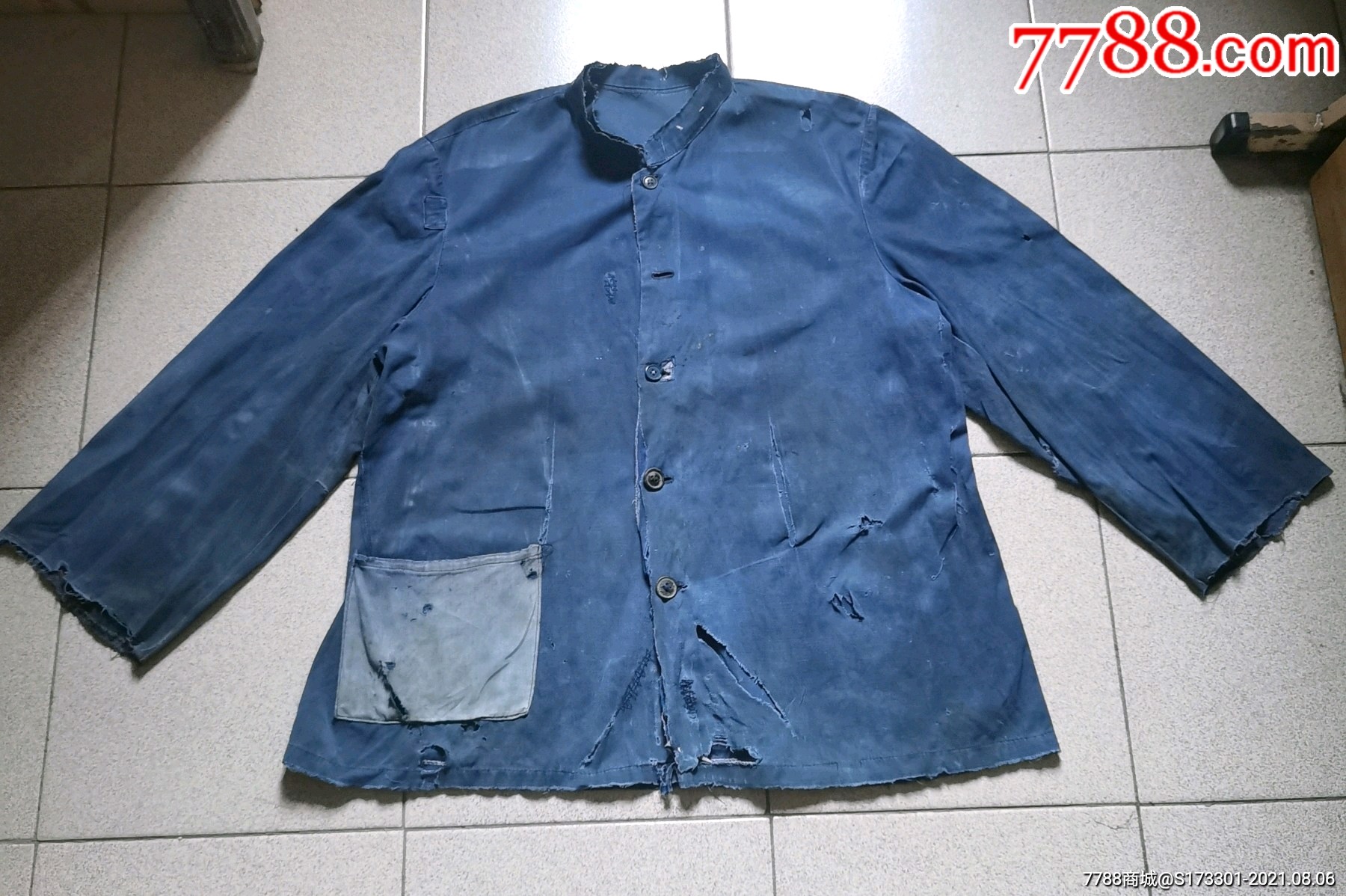 民国学生装立领上衣破烂褪色