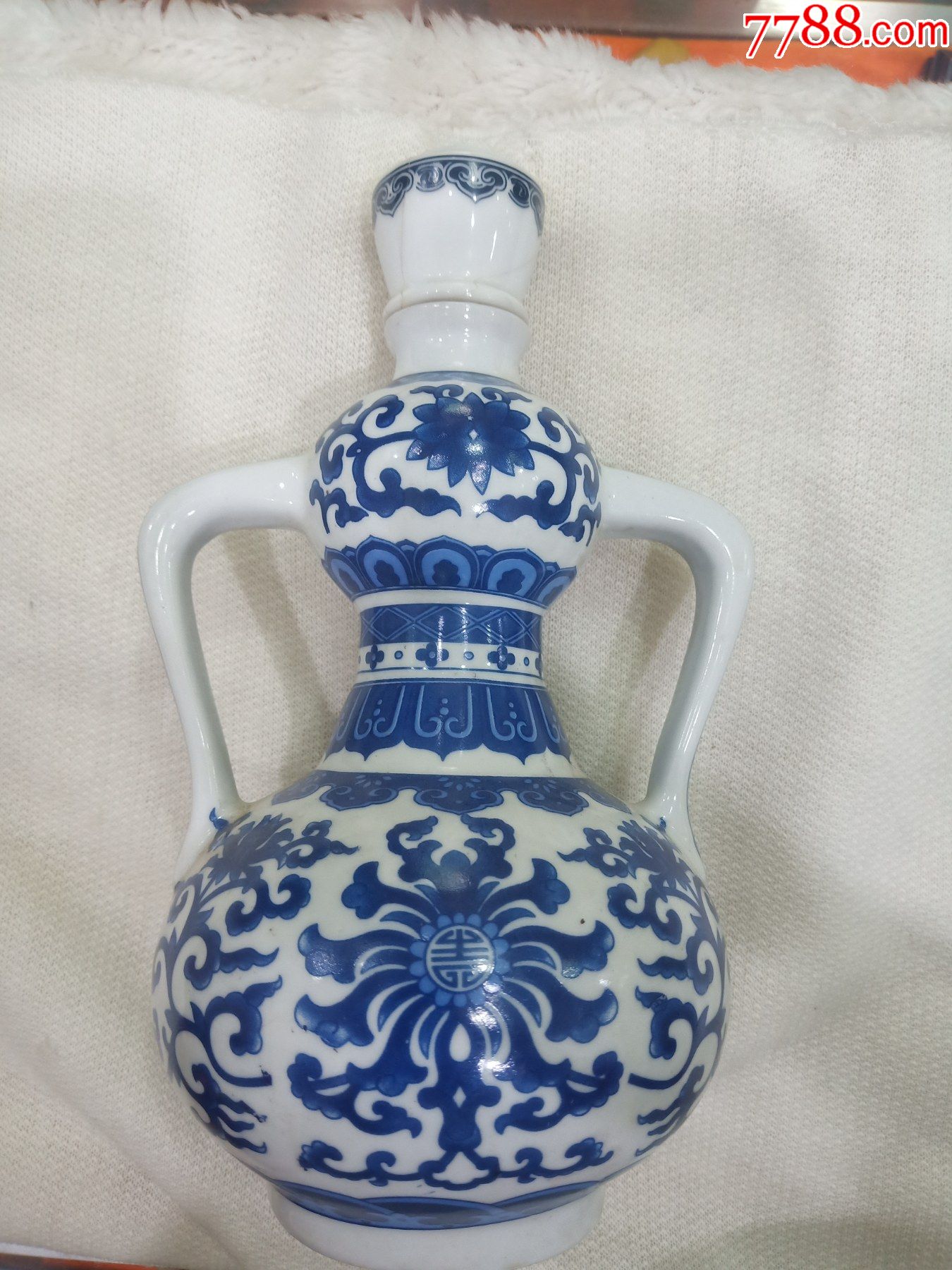 青花双耳老酒瓶