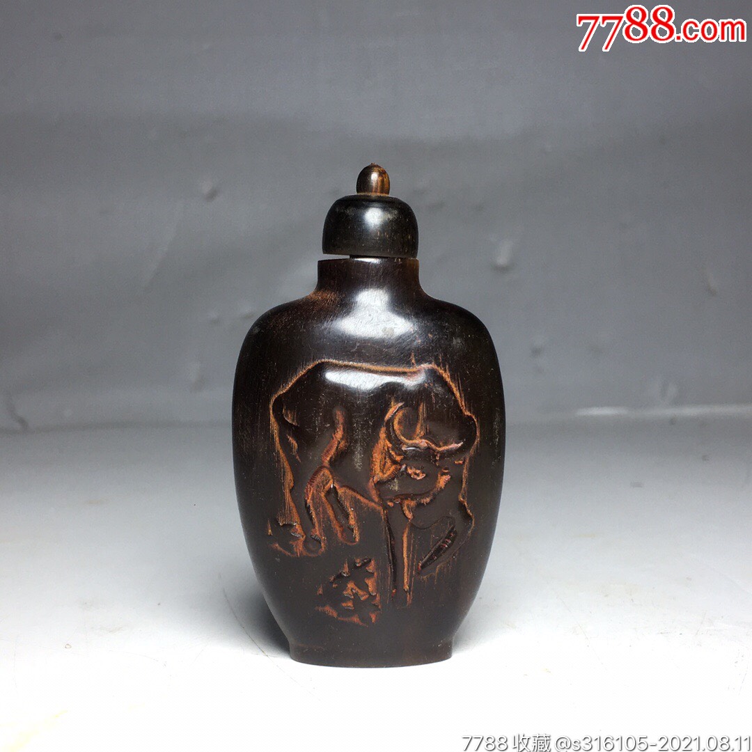 牛角鼻烟壶牛角不仅可以疏通经络还可以促进血液循环非常的有益身心