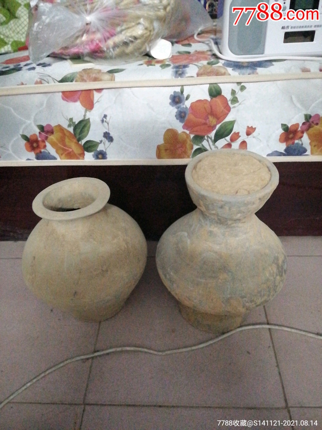 中古大陶罐两个一个有图案
