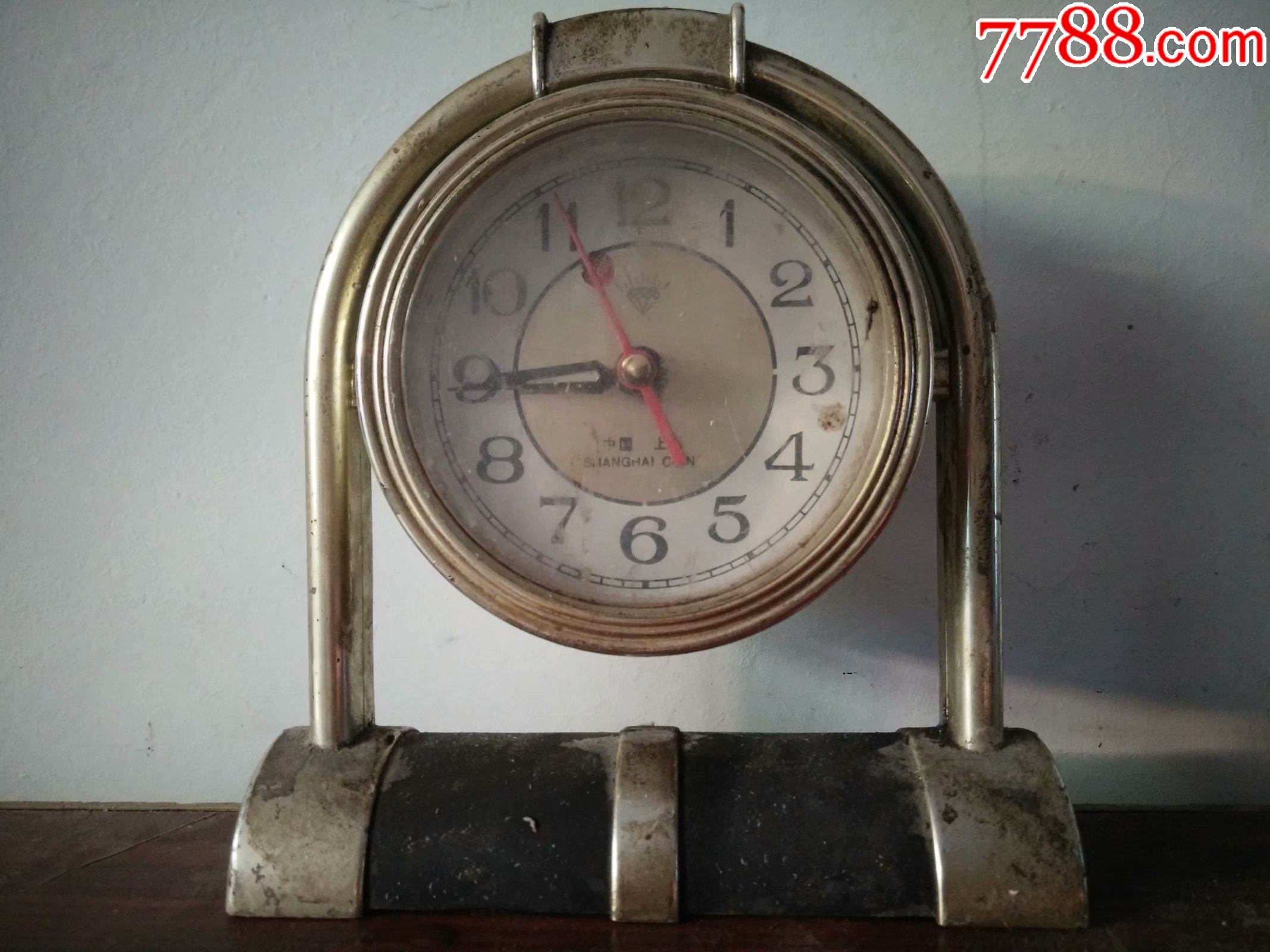 钻石牌老闹钟一个