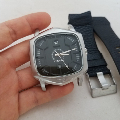 【全新】【独特电视机表款】diesel迪赛电子男表【走时正常,日历好使