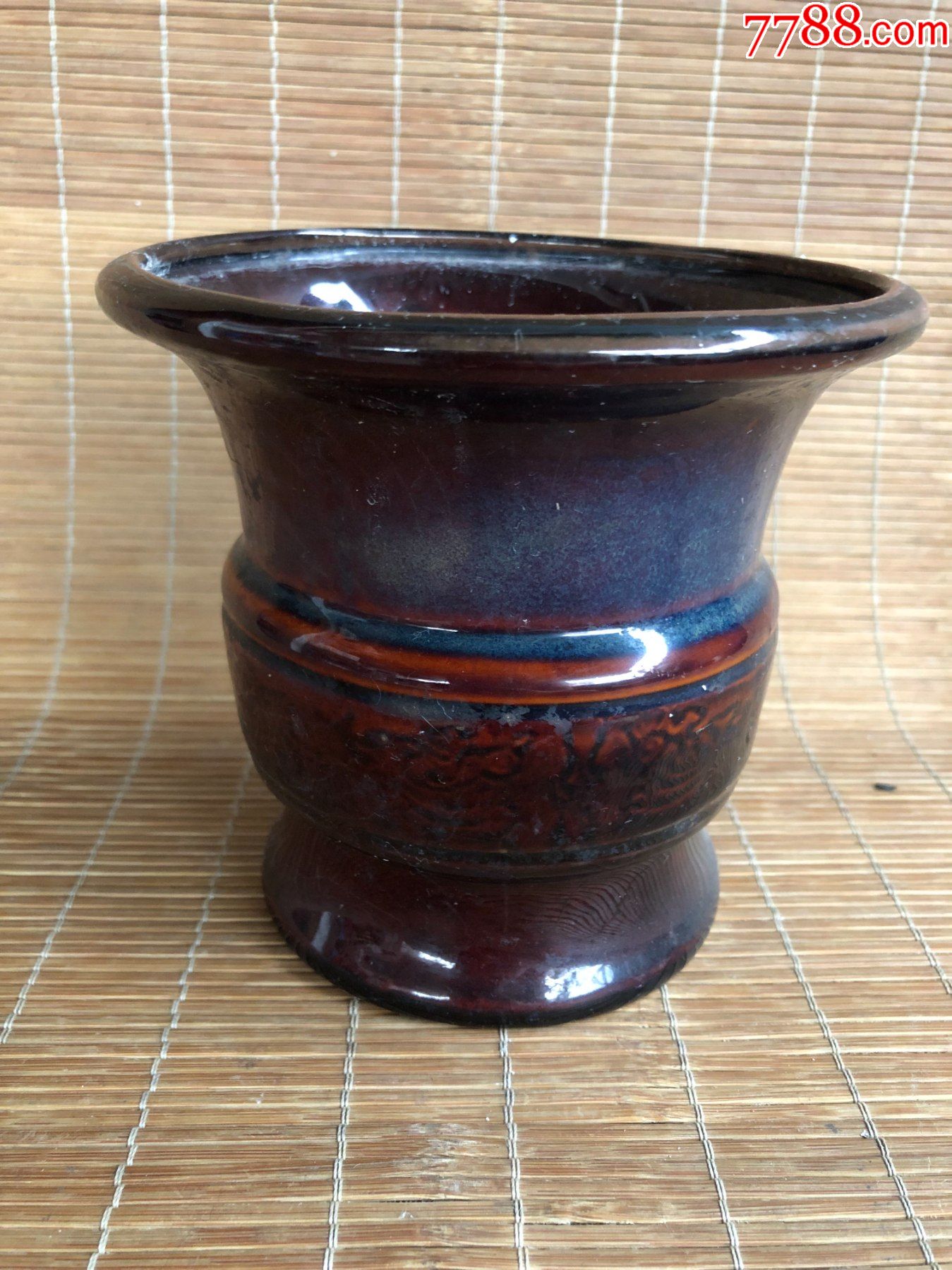 酱釉刻画小渣斗