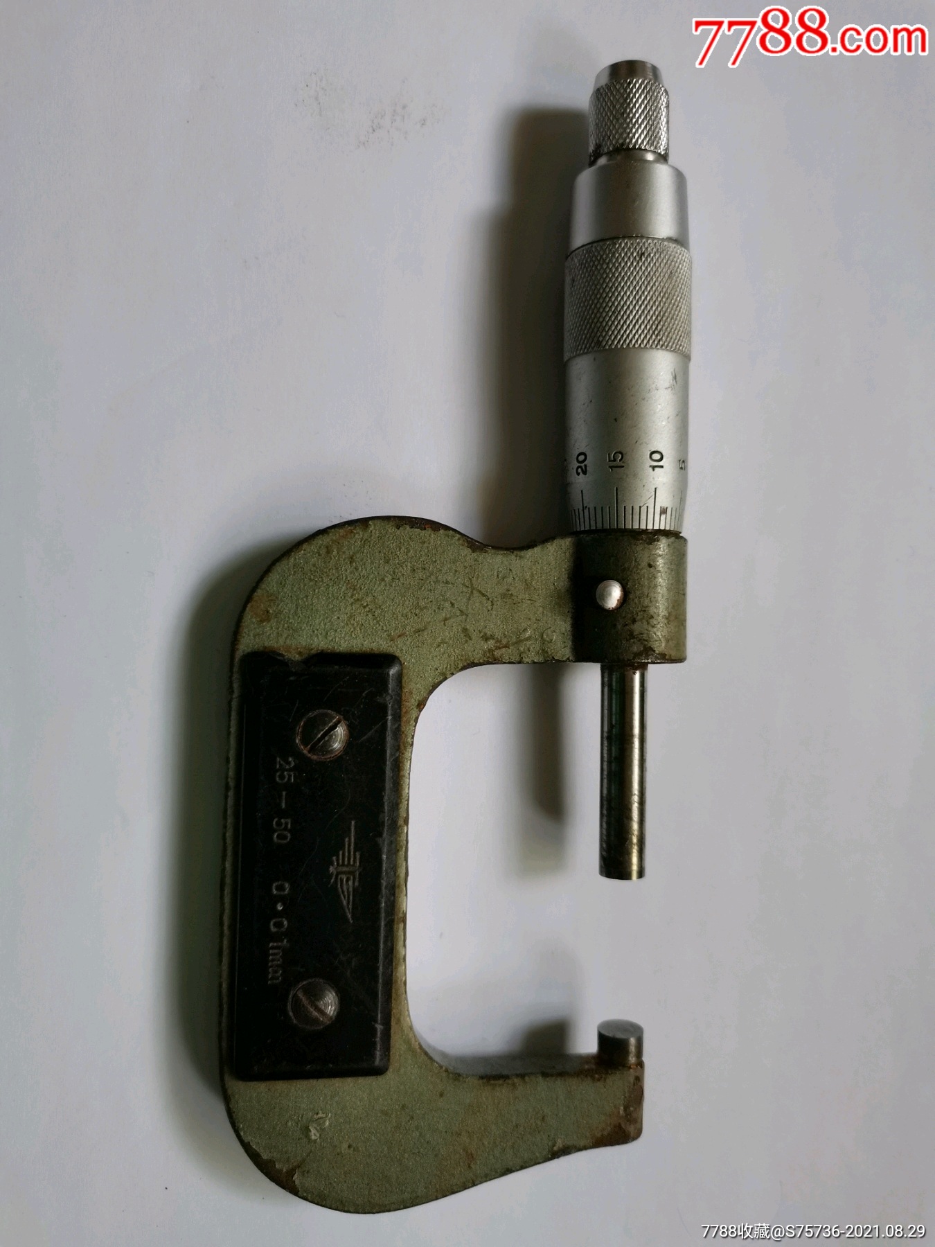 两个不绣钢量具