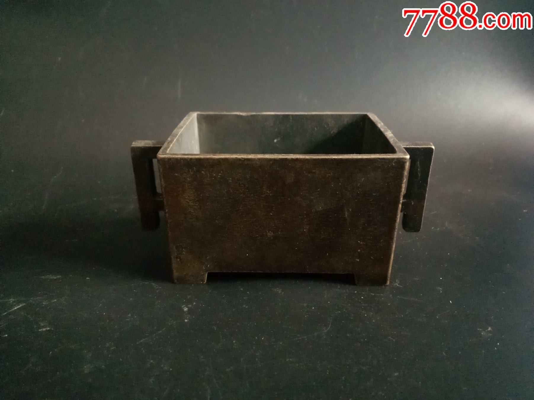 稀少明代紫铜贯耳大号方铜炉