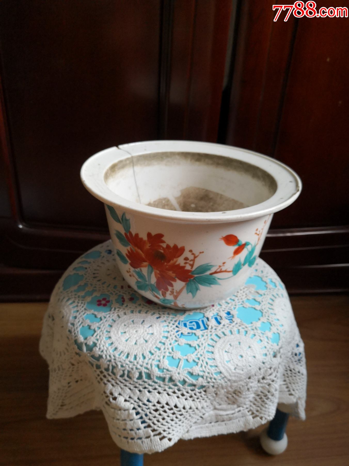 民国或建国初手绘花卉花盆